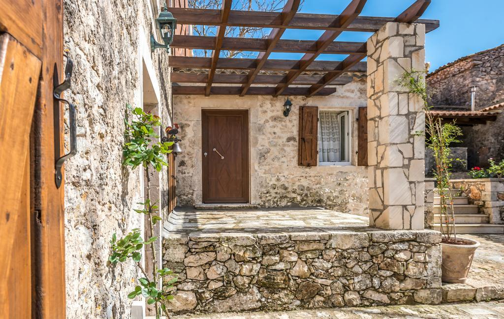 Yírion Villa Callisto- Elegant Restored Villa With Pool מראה חיצוני תמונה