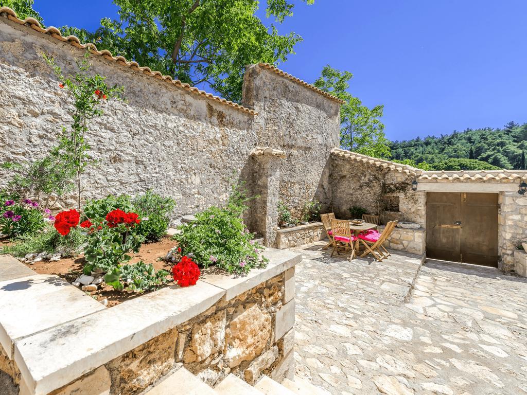 Yírion Villa Callisto- Elegant Restored Villa With Pool מראה חיצוני תמונה